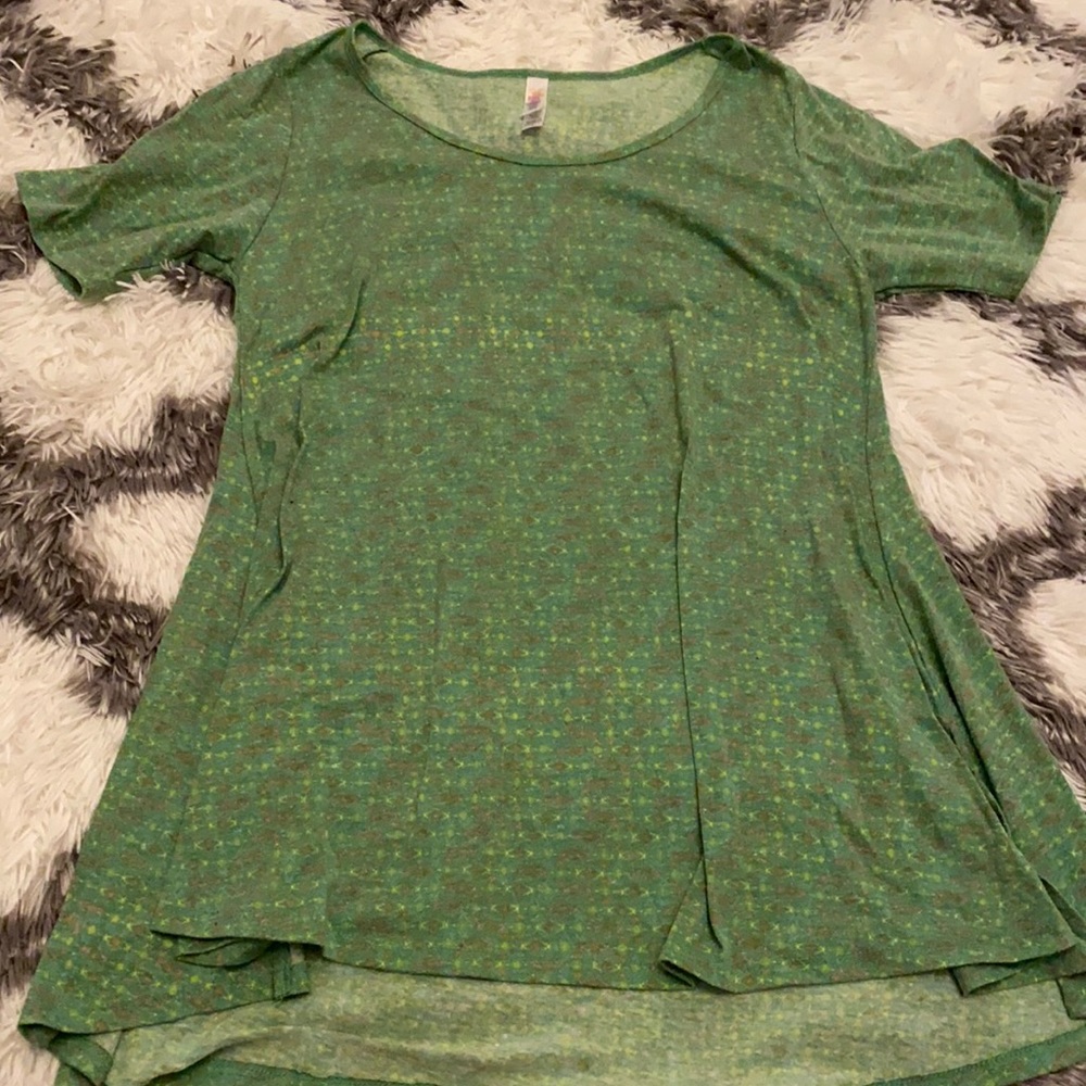 Green patterned LulaRoe tee size small